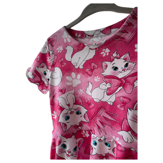 Kjole med katter/korte armer str. 90-100 cm