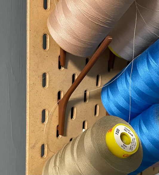 Tråd holder for overlocktråd (5000m) til Ikea skadeis stativ